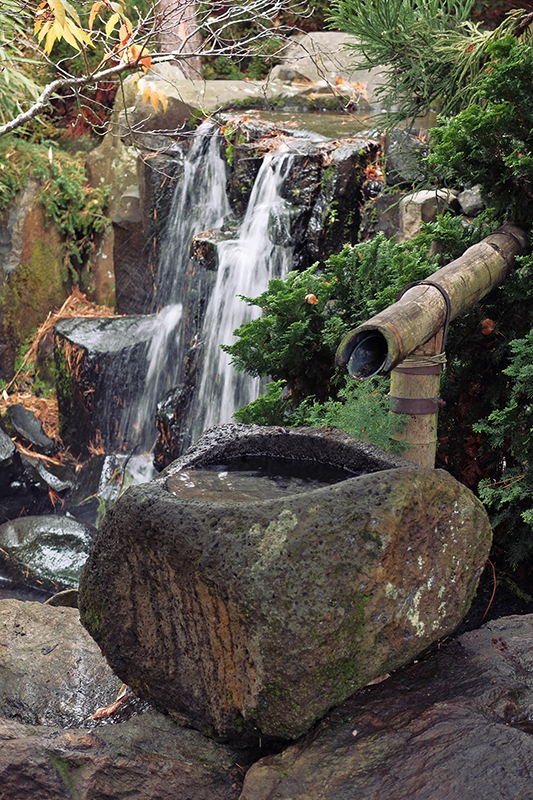 An ornate water feature.............in front of an......umm.......even more ornate water feature.