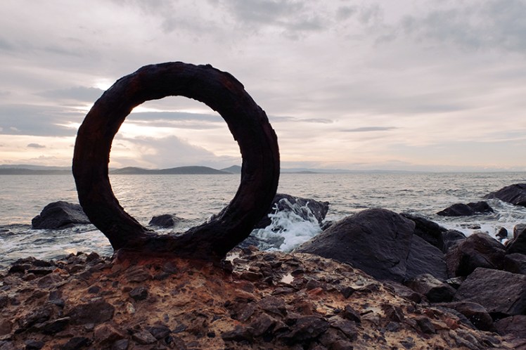 Found this tiny Stargate while waiting for the ferry. It's a little small for people so I guess it's for the Tasmanian Devils to continue their battle with Sokar :)